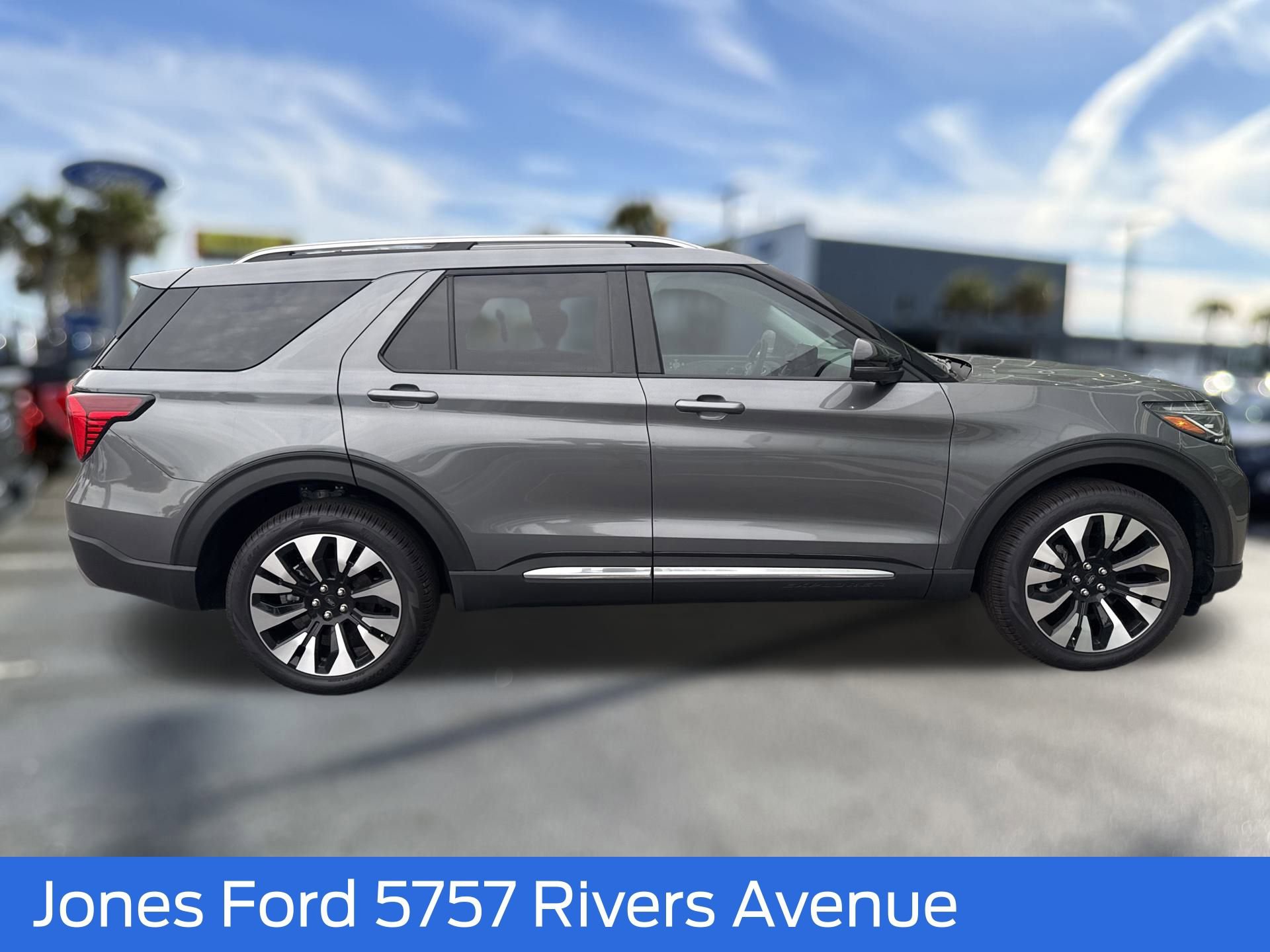 Certified 2025 Ford Explorer Platinum w/ LUX Leather Package image 3