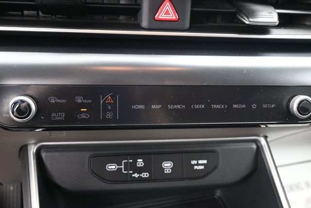 Used 2025 Kia Carnival FWD image 19