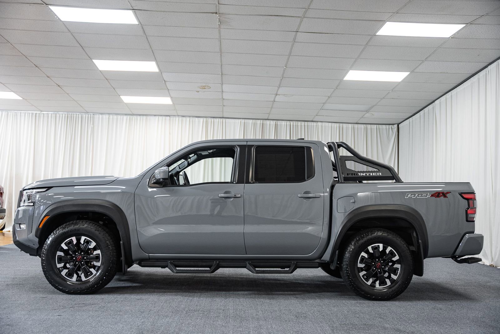 Used 2022 Nissan Frontier PRO-4X image 5