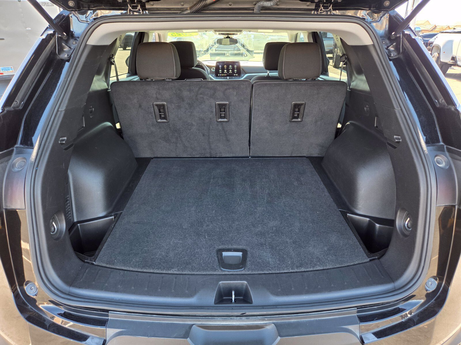 Used 2025 Chevrolet Blazer LT FWD image 13