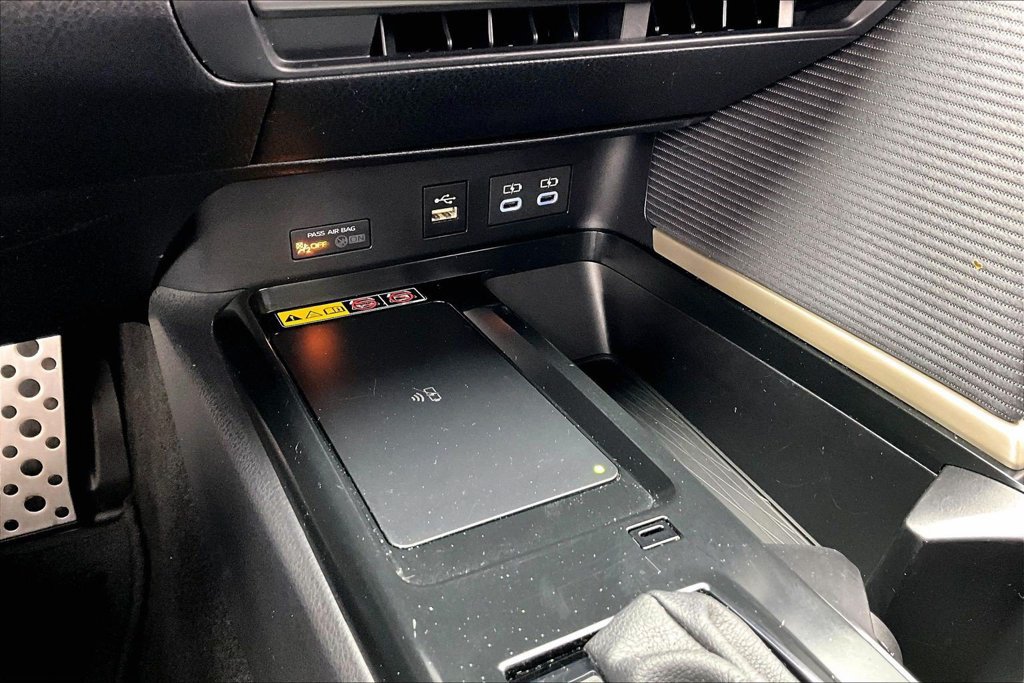 Used 2025 Toyota Camry SE w/ Multimedia Upgrade Package FWD image 32