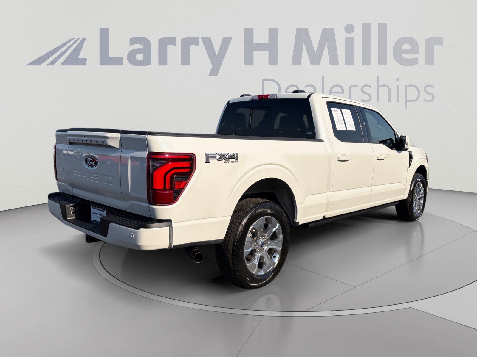 Certified 2025 Ford F150 Platinum w/ FX4 Off-Road Package AWD/4WD image 5
