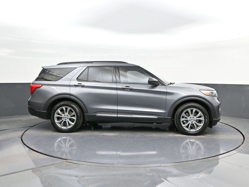 Certified 2021 Ford Explorer XLT w/ Equipment Group 202A image 25