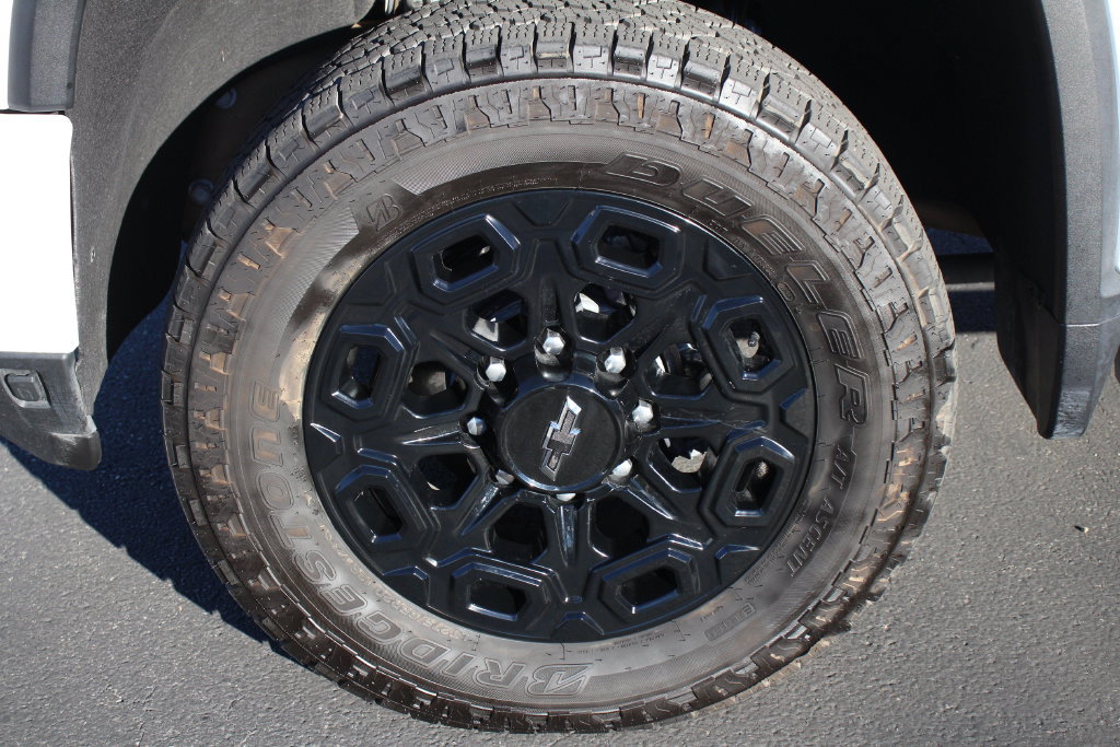 Used 2024 Chevrolet Silverado 3500 LTZ w/ LTZ Plus Package AWD/4WD image 14