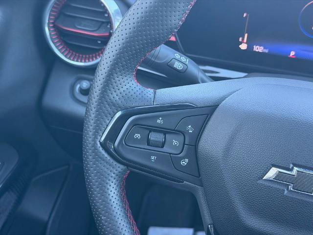 Used 2024 Chevrolet Trax RS w/ Sunroof Package image 16