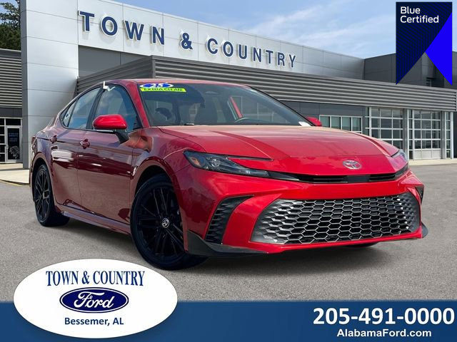 Used 2025 Toyota Camry SE FWD image 1