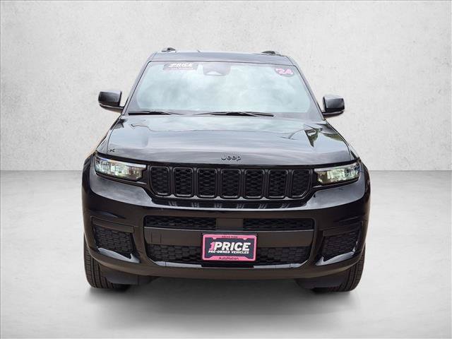 Used 2025 Jeep Grand Cherokee L Altitude AWD/4WD image 2
