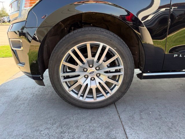 Certified 2024 Ford Expedition Platinum AWD/4WD image 4