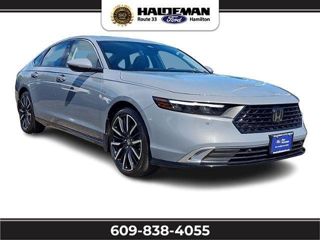 Used 2023 Honda Accord Touring image 1