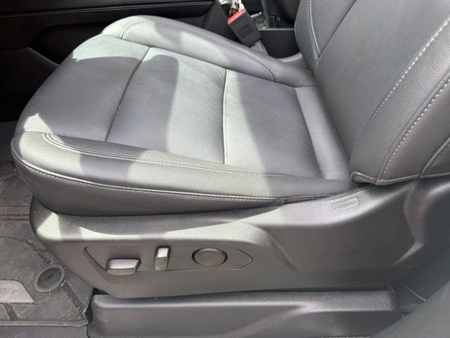 Used 2024 Chevrolet Tahoe LT w/ LT Signature Package RWD image 10