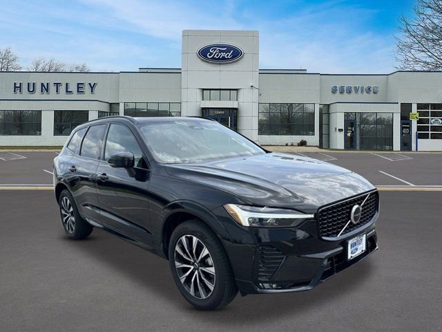 Used 2025 Volvo XC60 B5 Core AWD/4WD image 3