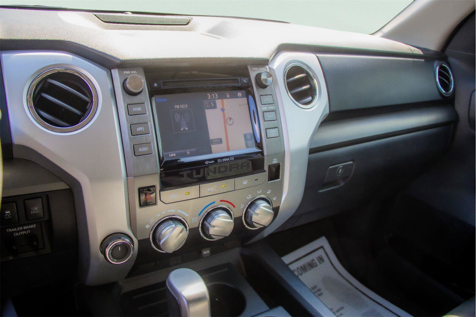 Used 2018 Toyota Tundra SR5 w/ SR5 Upgrade Package AWD/4WD image 11