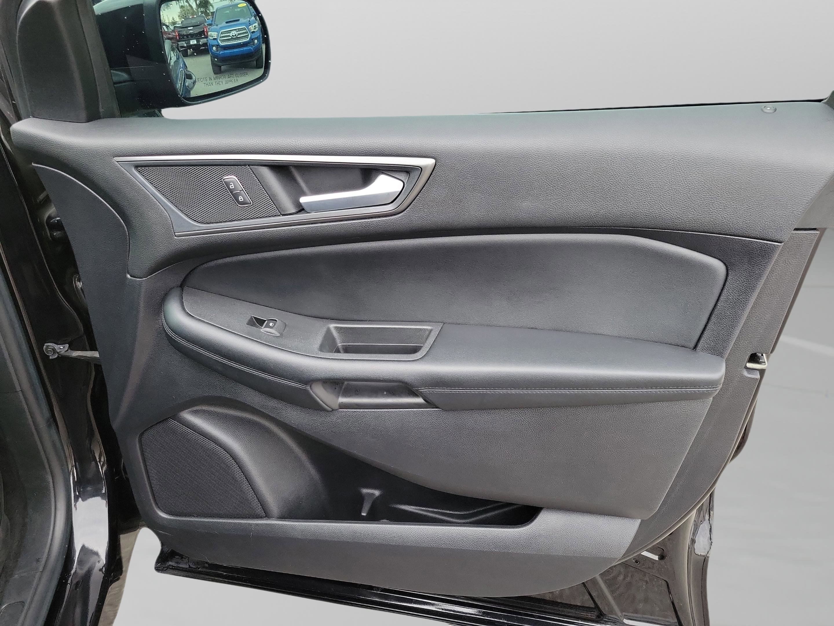 Certified 2022 Ford Edge SE w/ Black Appearance Package image 28