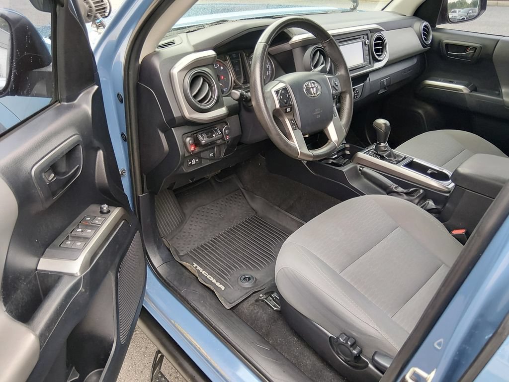 Used 2019 Toyota Tacoma SR5 AWD/4WD image 10