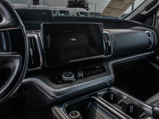Certified 2025 Ford Expedition Max Platinum w/ Stealth Performance Package AWD/4WD image 13