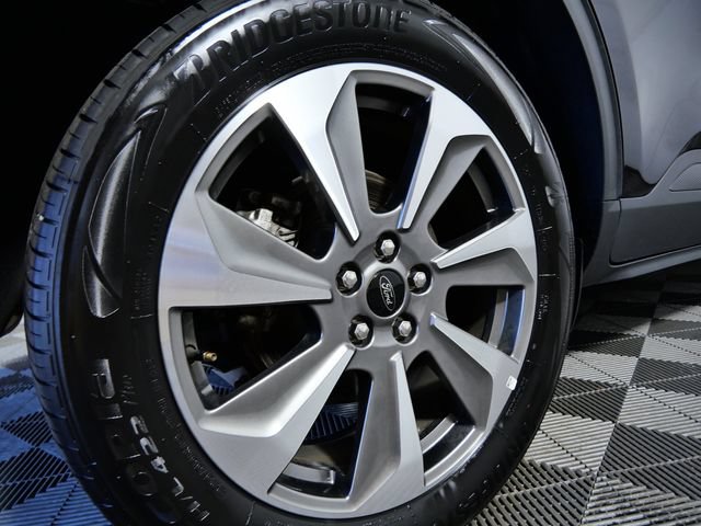 Certified 2025 Ford Escape Platinum AWD/4WD image 9