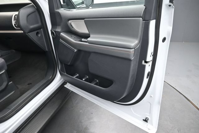 Certified 2025 Ford Expedition Active AWD/4WD image 33