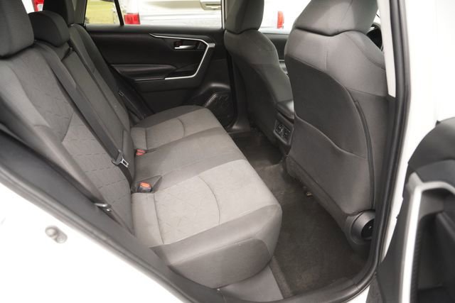 Used 2022 Toyota RAV4 XLE FWD image 15