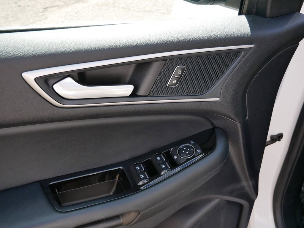 Certified 2019 Ford Edge SEL w/ Equipment Group 201A AWD/4WD image 16