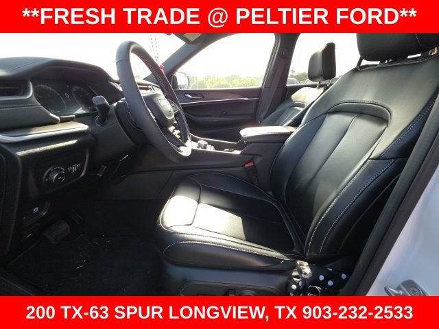 Used 2025 Jeep Grand Cherokee Limited AWD/4WD image 6