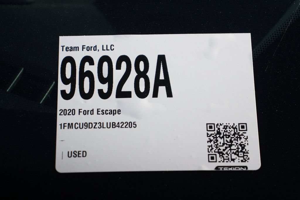 Certified 2020 Ford Escape Titanium w/ Titanium Premium Package 2.0 AWD/4WD image 30