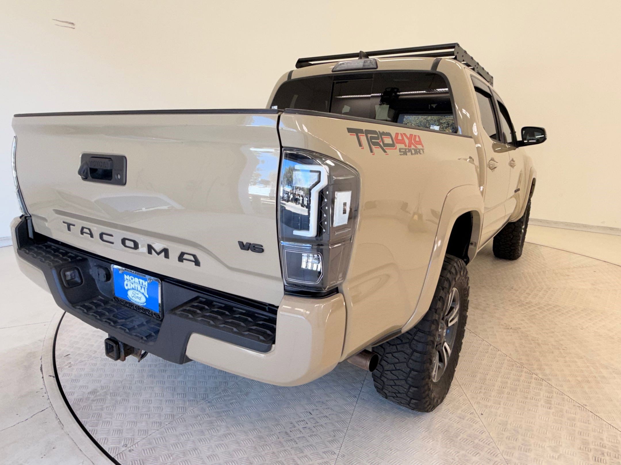 Used 2023 Toyota Tacoma SR image 6