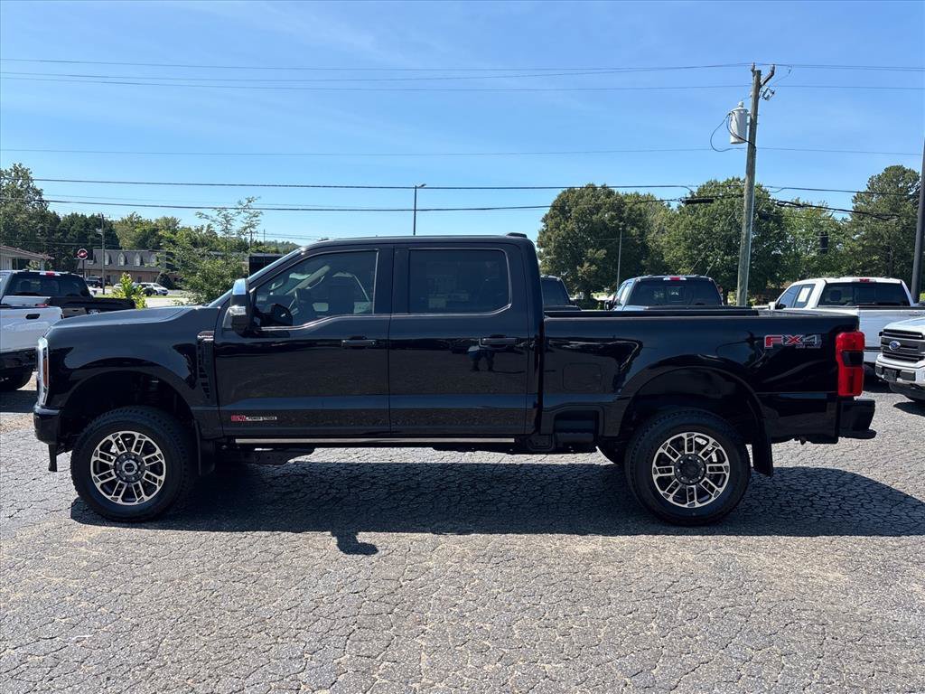 Certified 2025 Ford F250 Platinum w/ Platinum Plus Package AWD/4WD image 4