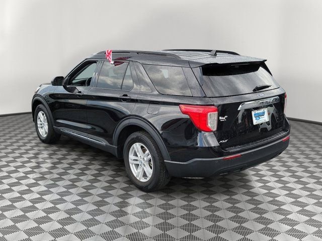 Certified 2023 Ford Explorer XLT RWD image 4