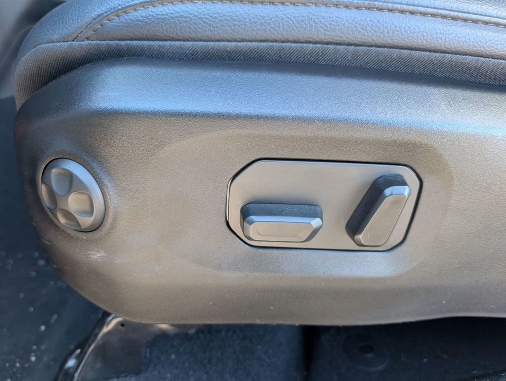 Used 2024 Jeep Wrangler Unlimited Sahara image 21