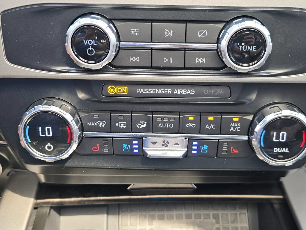 Certified 2022 Ford F350 Lariat w/ Lariat Ultimate Package AWD/4WD image 30