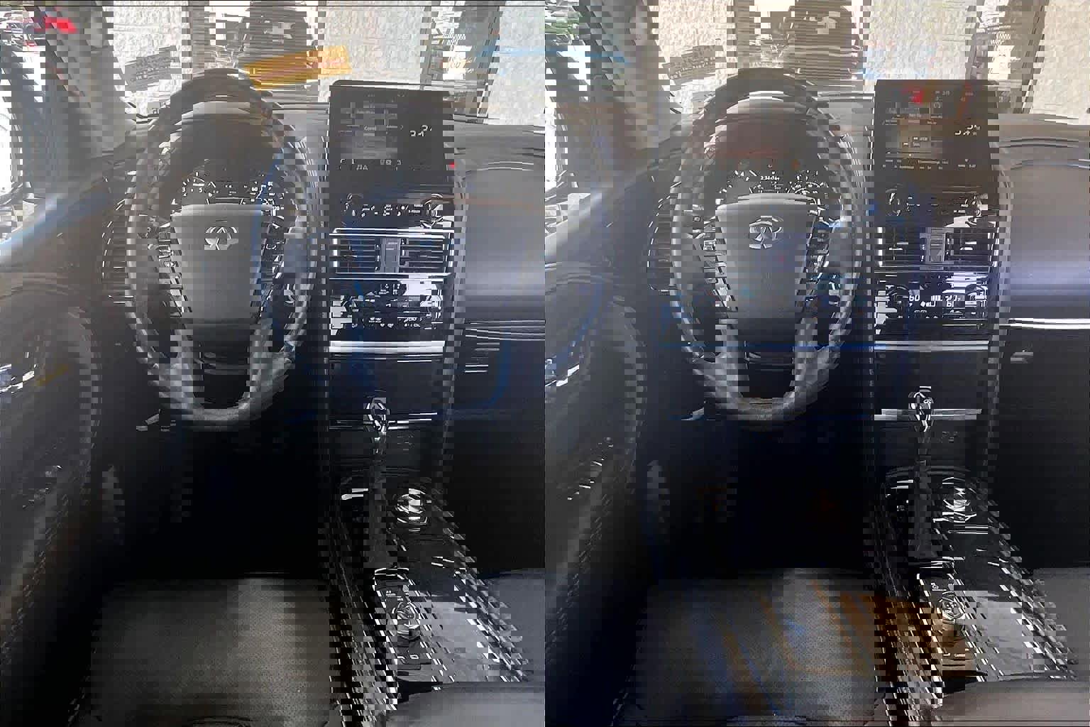 Used 2023 INFINITI QX80 Luxe w/ Cargo Package image 8