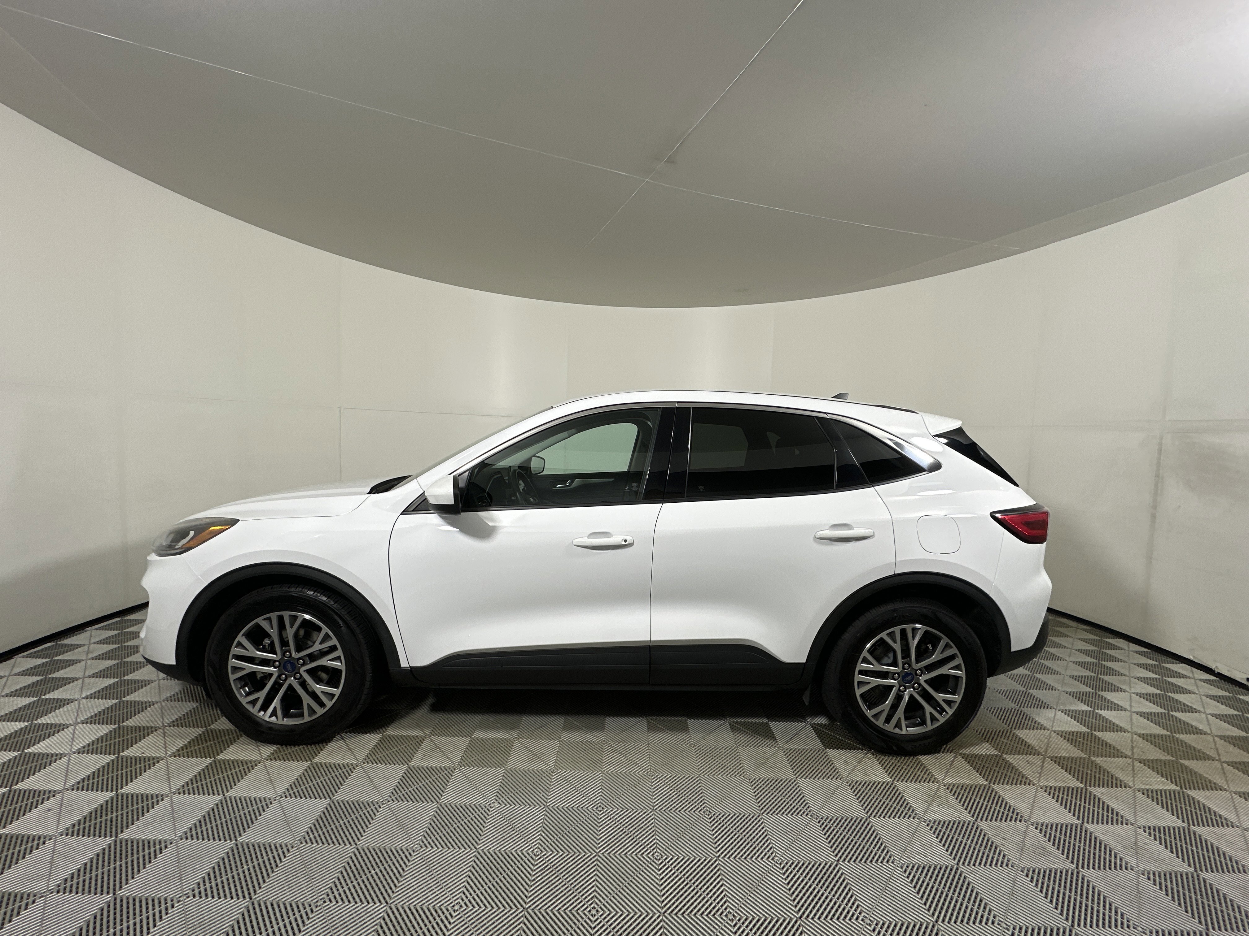 Certified 2022 Ford Escape SEL image 2