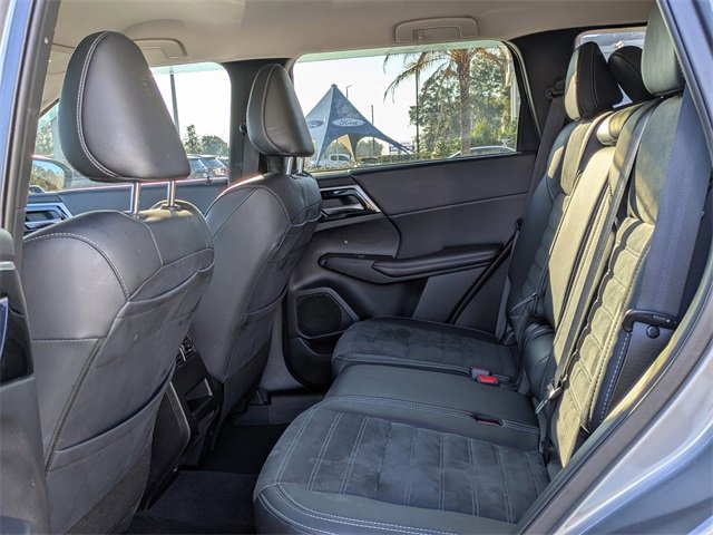 Used 2024 Mitsubishi Outlander SE image 14