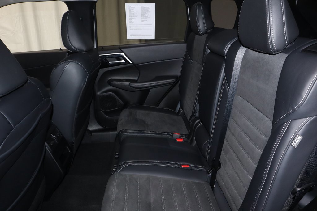 Used 2023 Mitsubishi Outlander SE image 22