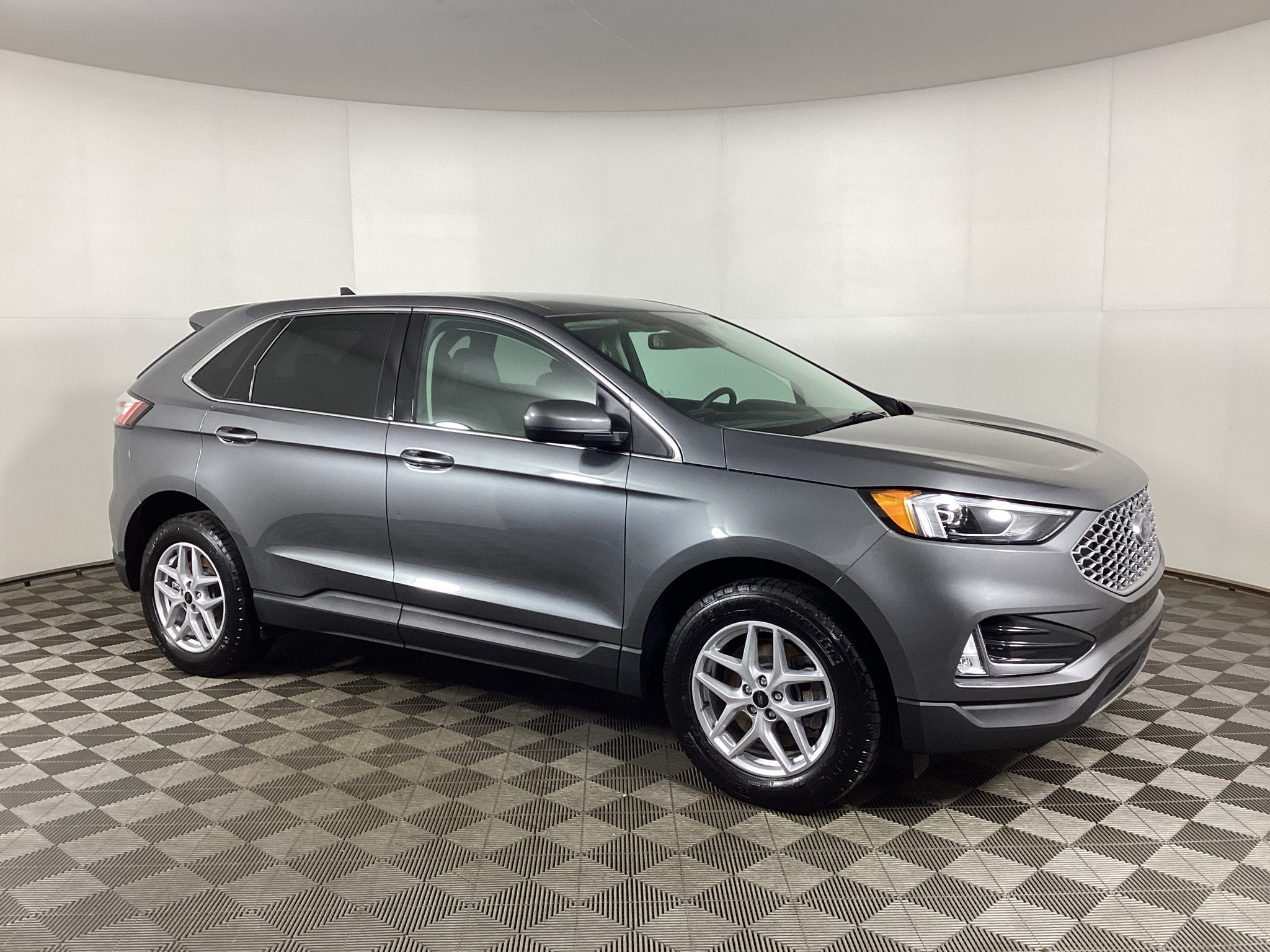 Certified 2024 Ford Edge SEL w/ Convenience Package