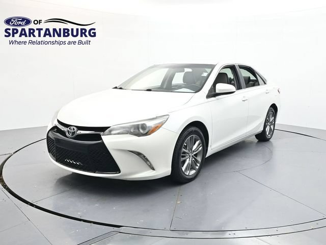 Used 2017 Toyota Camry SE FWD video 3