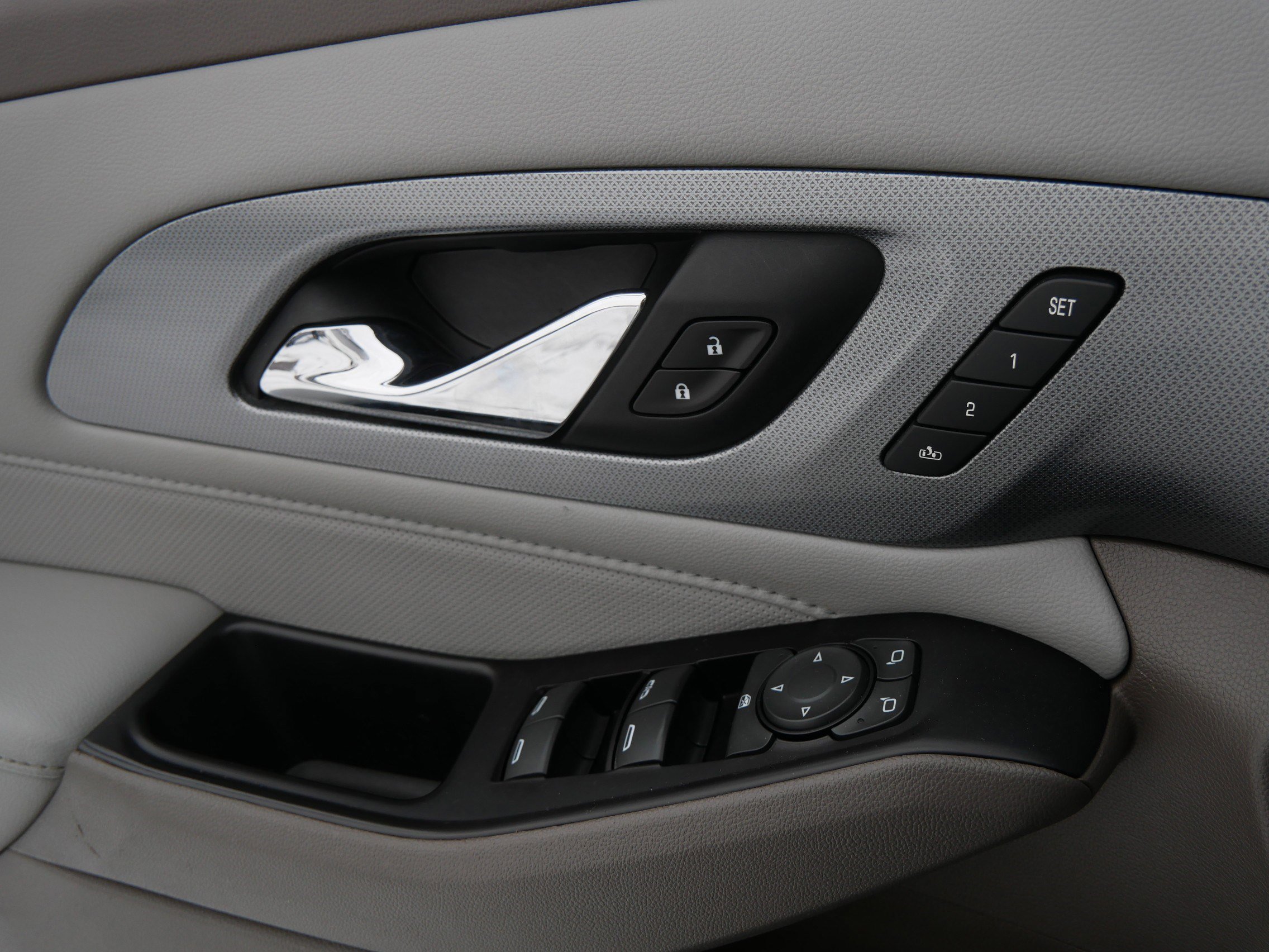 Used 2020 Chevrolet Traverse Premier image 28