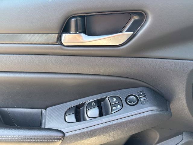 Used 2025 Nissan Altima 2.5 SV FWD image 22