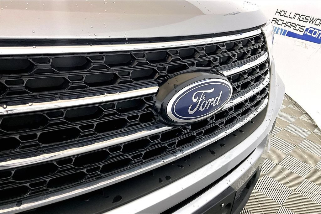 Certified 2021 Ford Explorer XLT RWD image 24