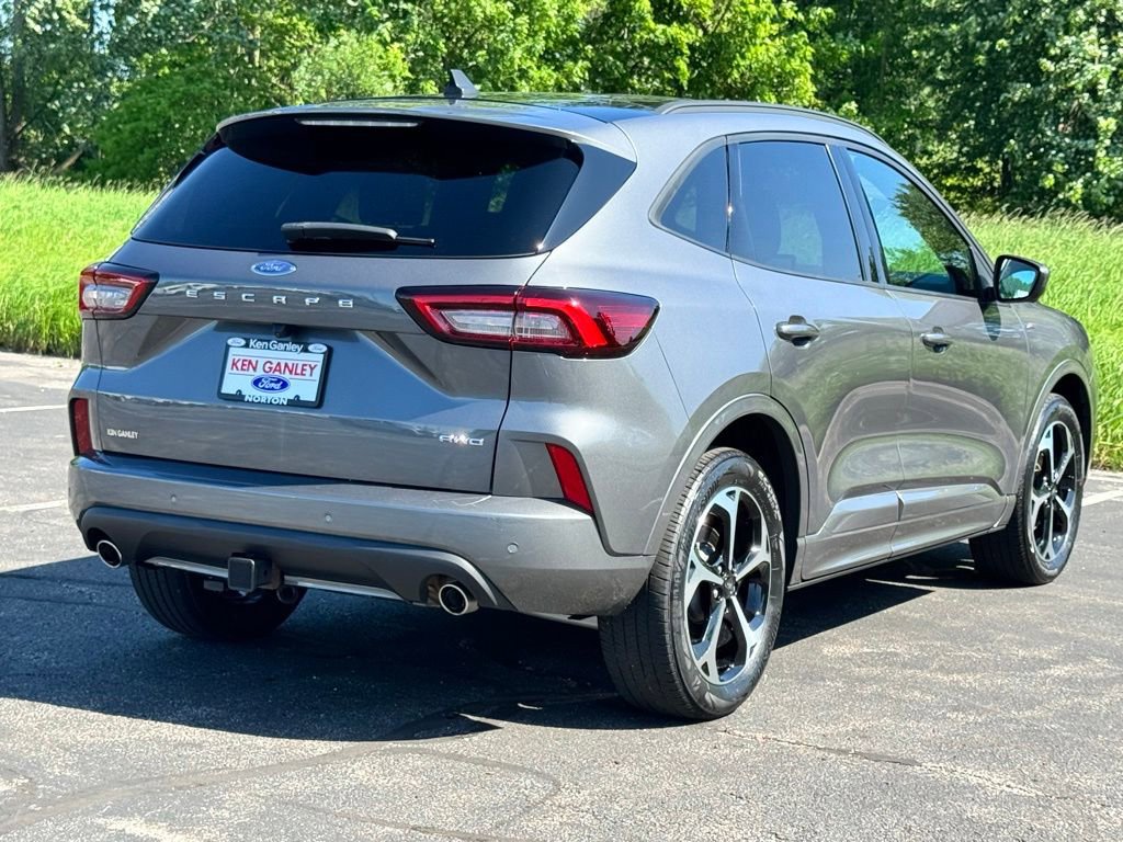 Certified 2023 Ford Escape ST-Line Select w/ Tech Pack #2 AWD/4WD image 9