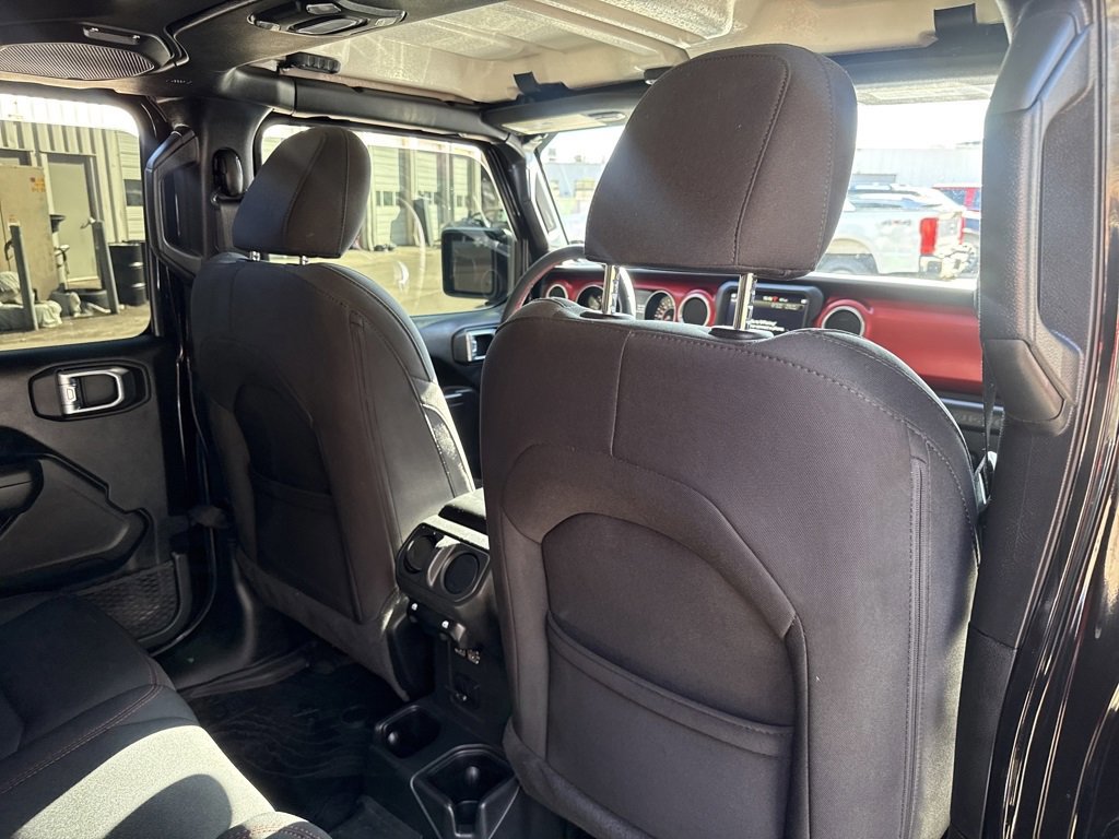 Used 2023 Jeep Wrangler Unlimited Rubicon w/ Cold Weather Group image 26