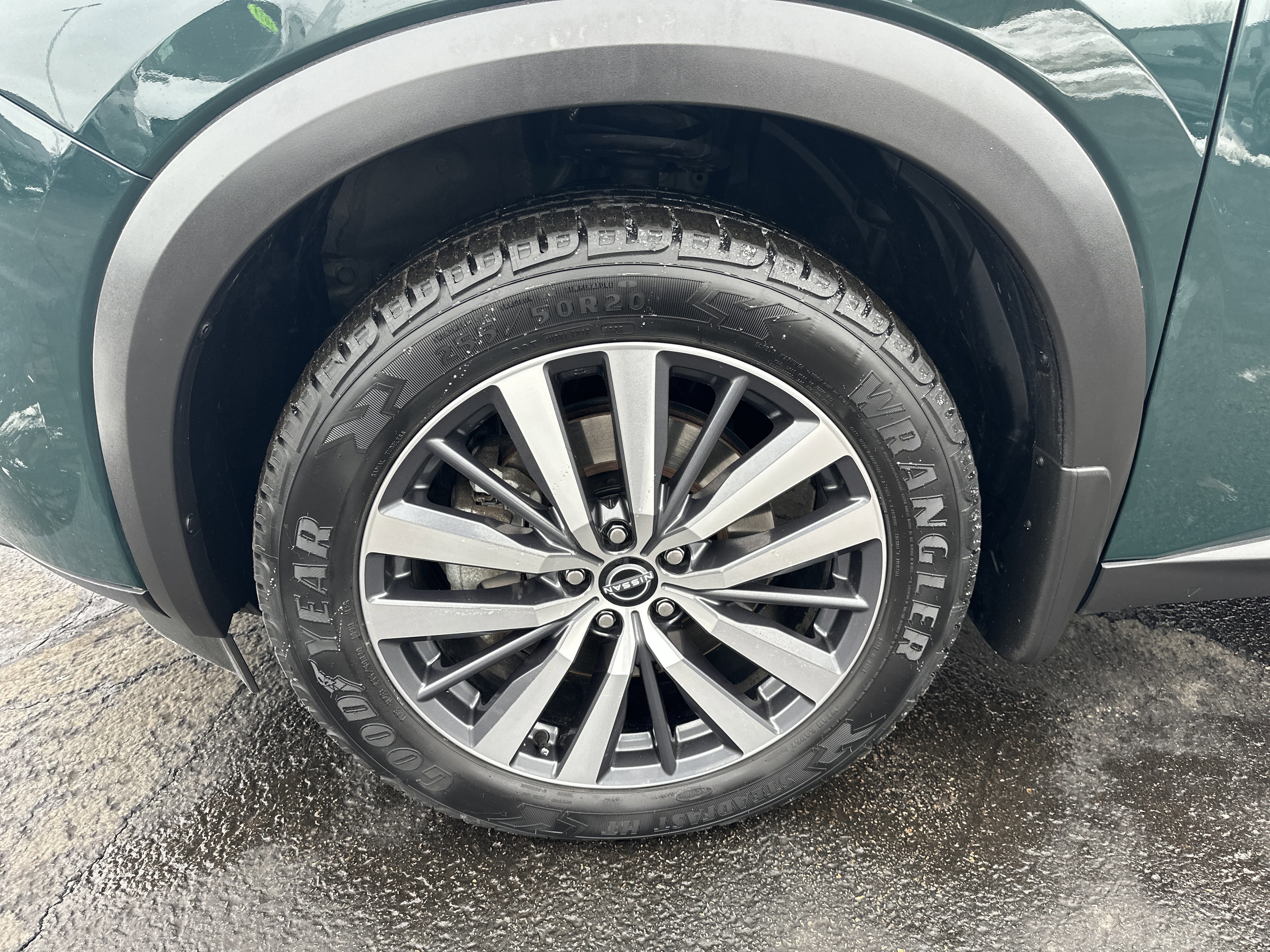 Used 2022 Nissan Pathfinder Platinum w/ Cargo Package image 10