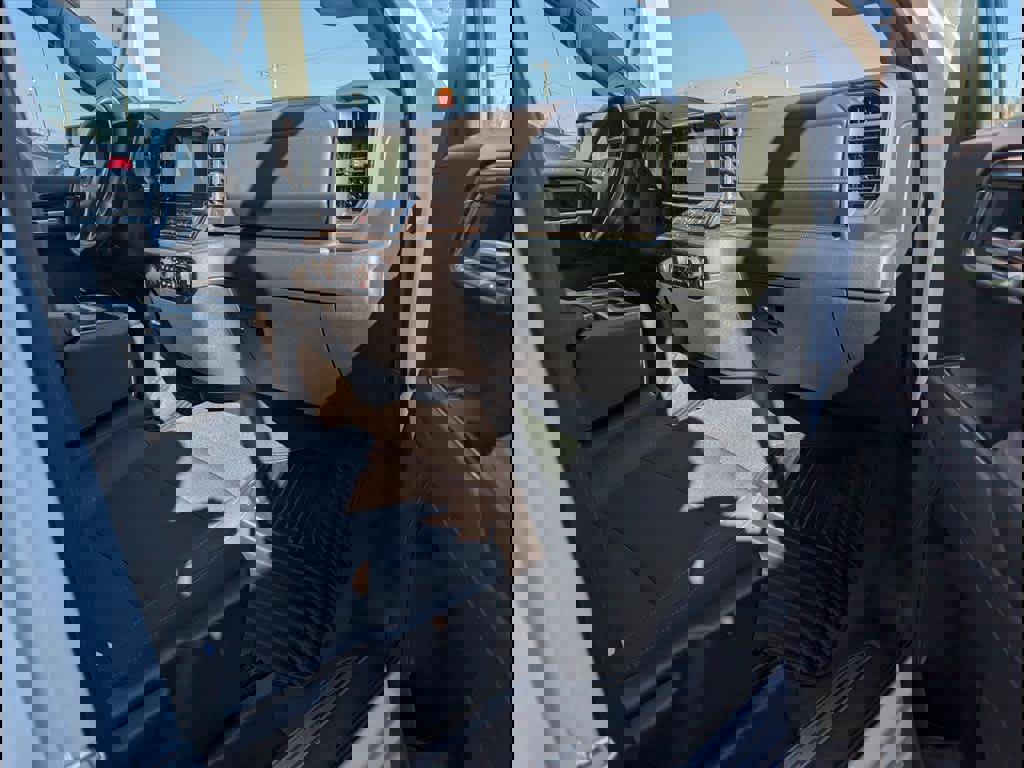 Used 2023 Chevrolet Silverado 1500 LT image 20