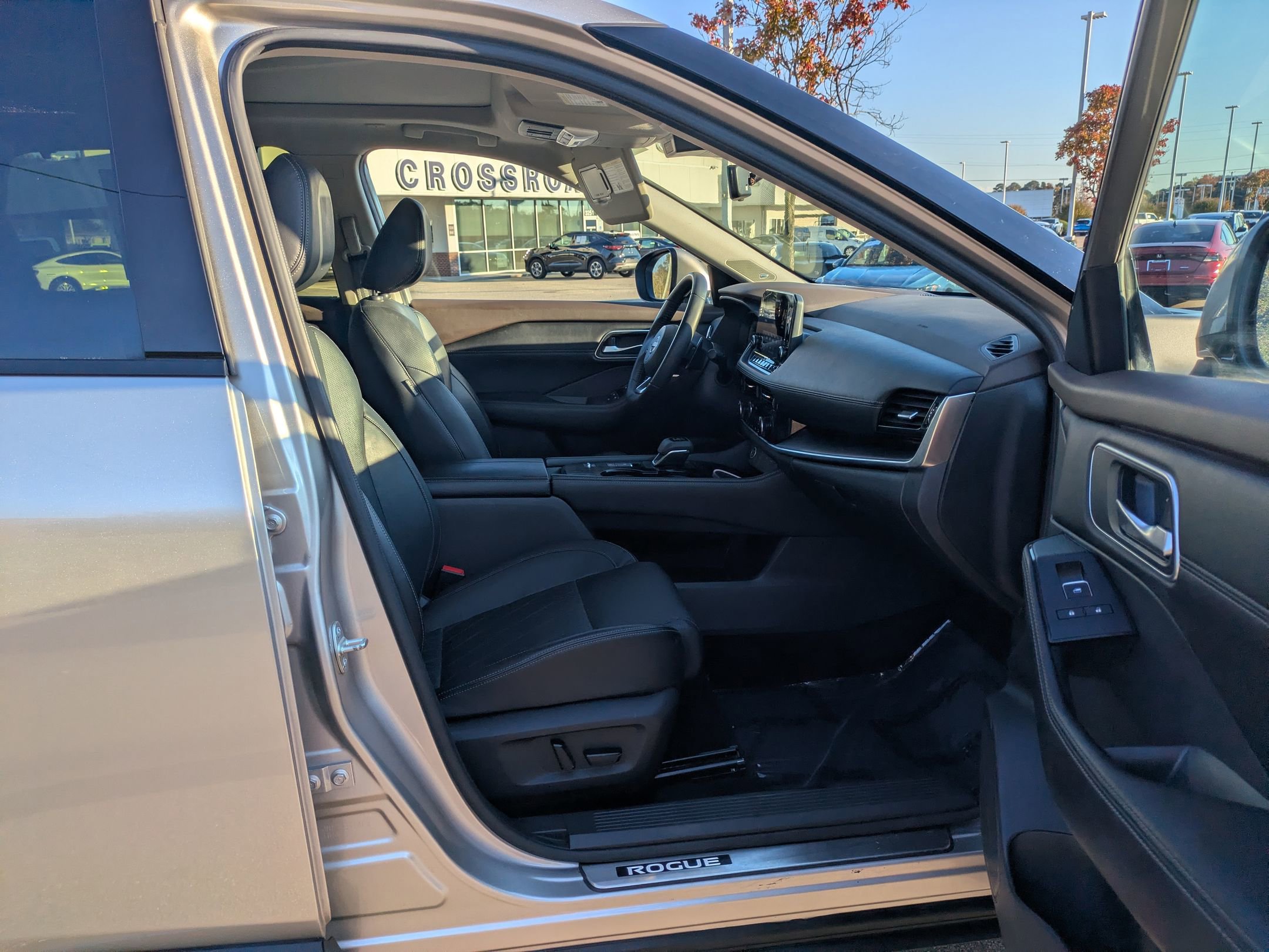 Used 2023 Nissan Rogue Platinum w/ Platinum Premium Package image 33