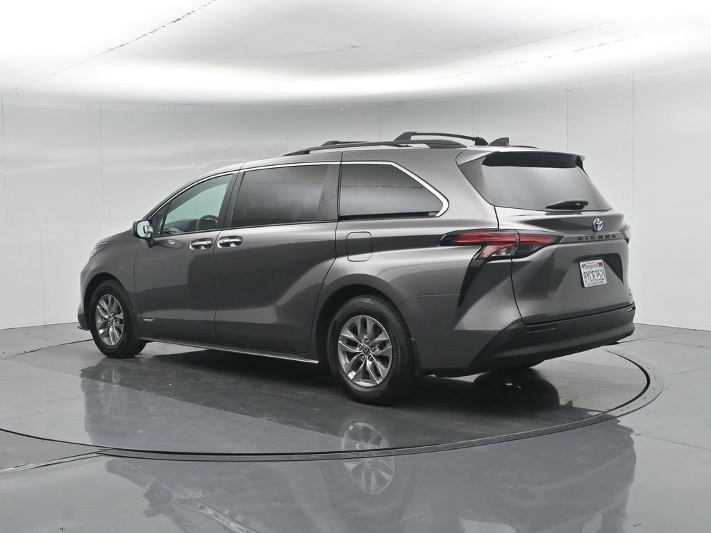 Used 2021 Toyota Sienna XLE FWD image 7