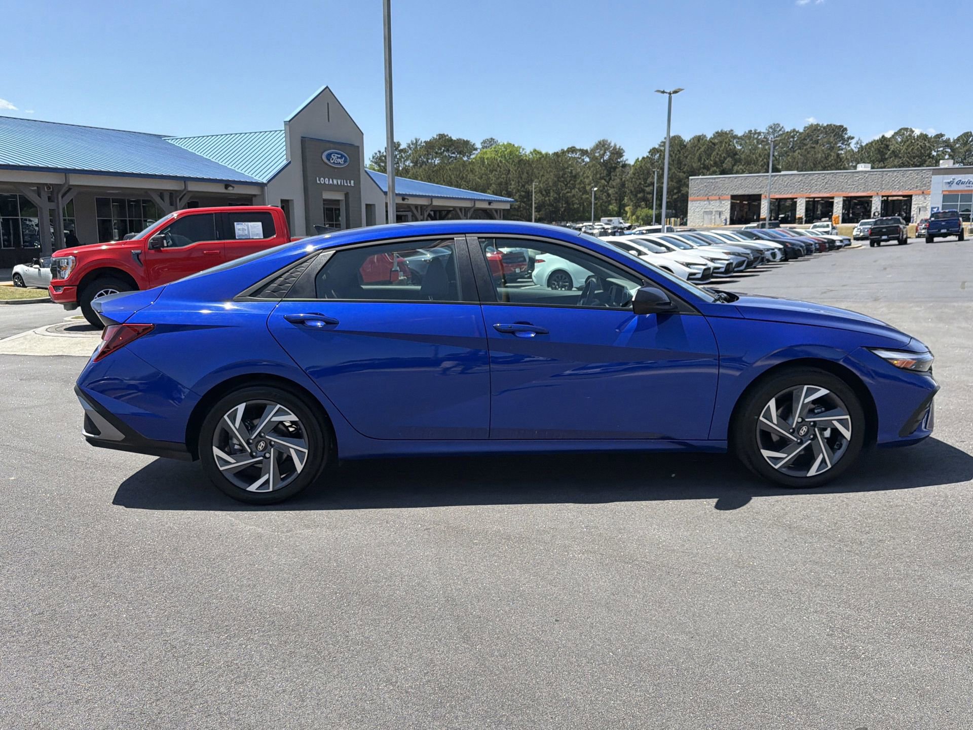 Used 2025 Hyundai Elantra Sport image 2