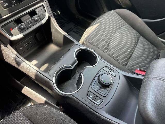 Used 2024 GMC Terrain SLE w/ Driver Convenience Package FWD image 26