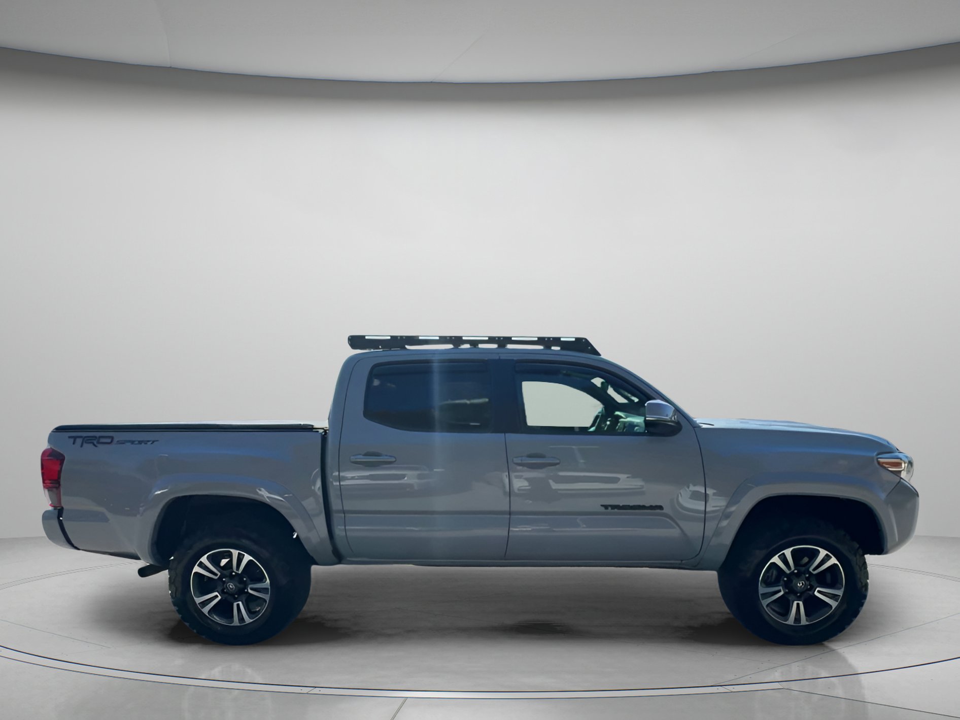 Used 2019 Toyota Tacoma TRD Sport image 32