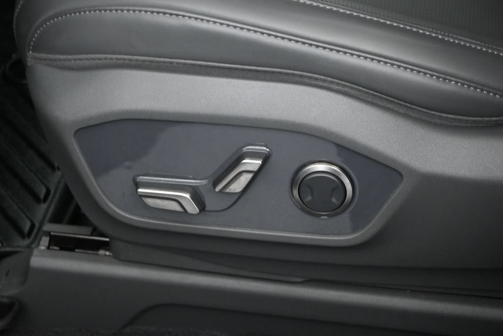 Used 2024 Kia EV9 Light Long Range RWD image 10