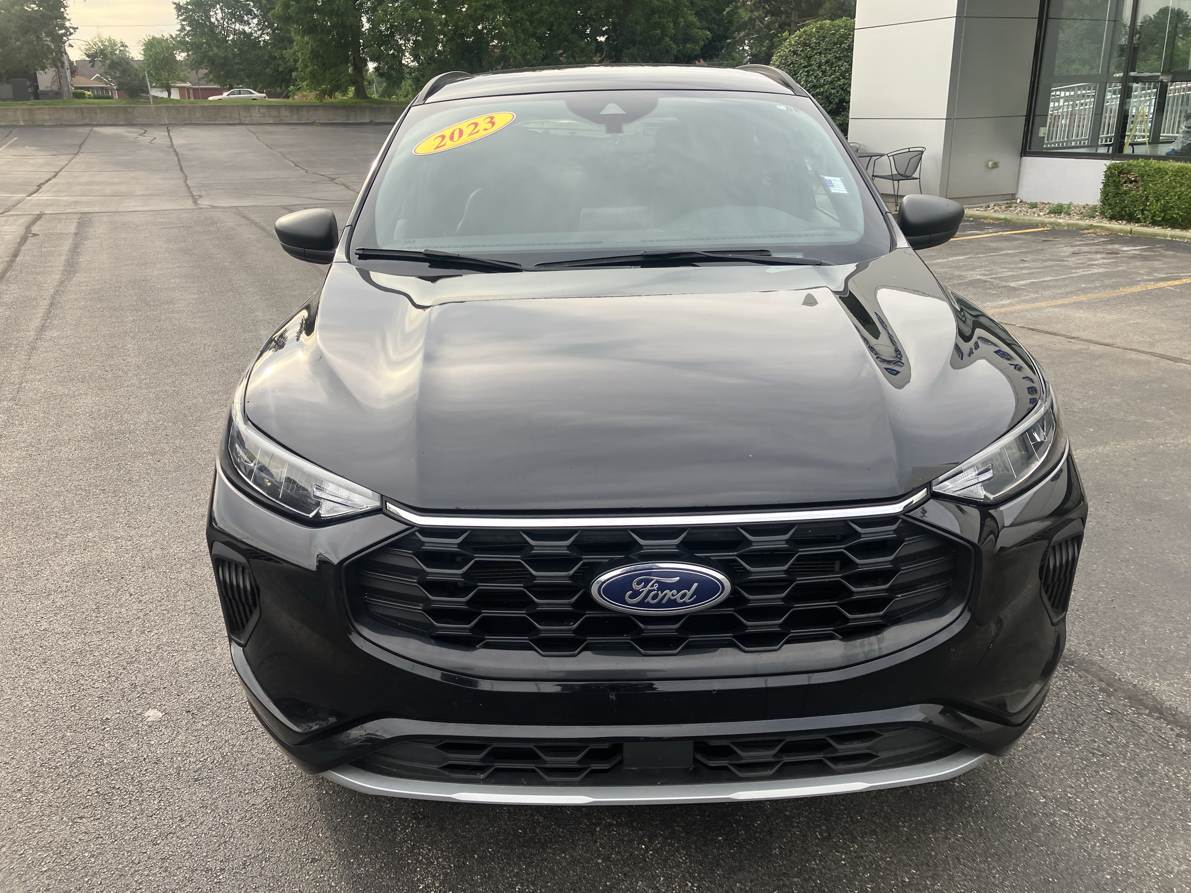 Certified 2023 Ford Escape ST-Line AWD/4WD image 2